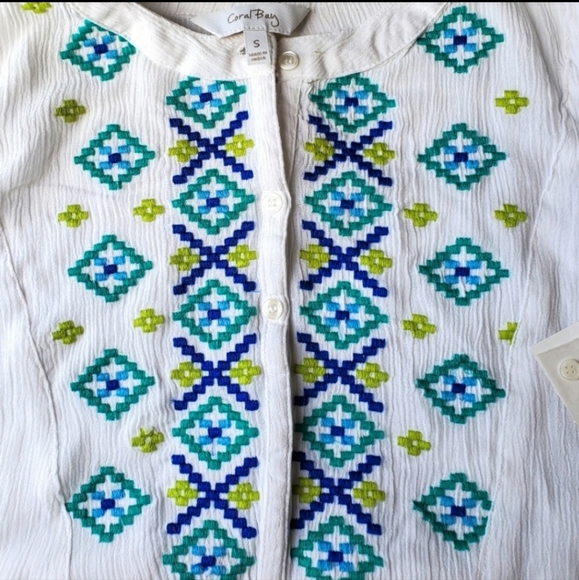 Coral Bay New White Sleeveless Embroidered Blouse Split Neck Boho Tank Top Sm-M - Picture 2 of 9